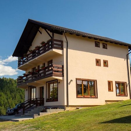Denisa's Lodge Arieşeni Exteriör bild