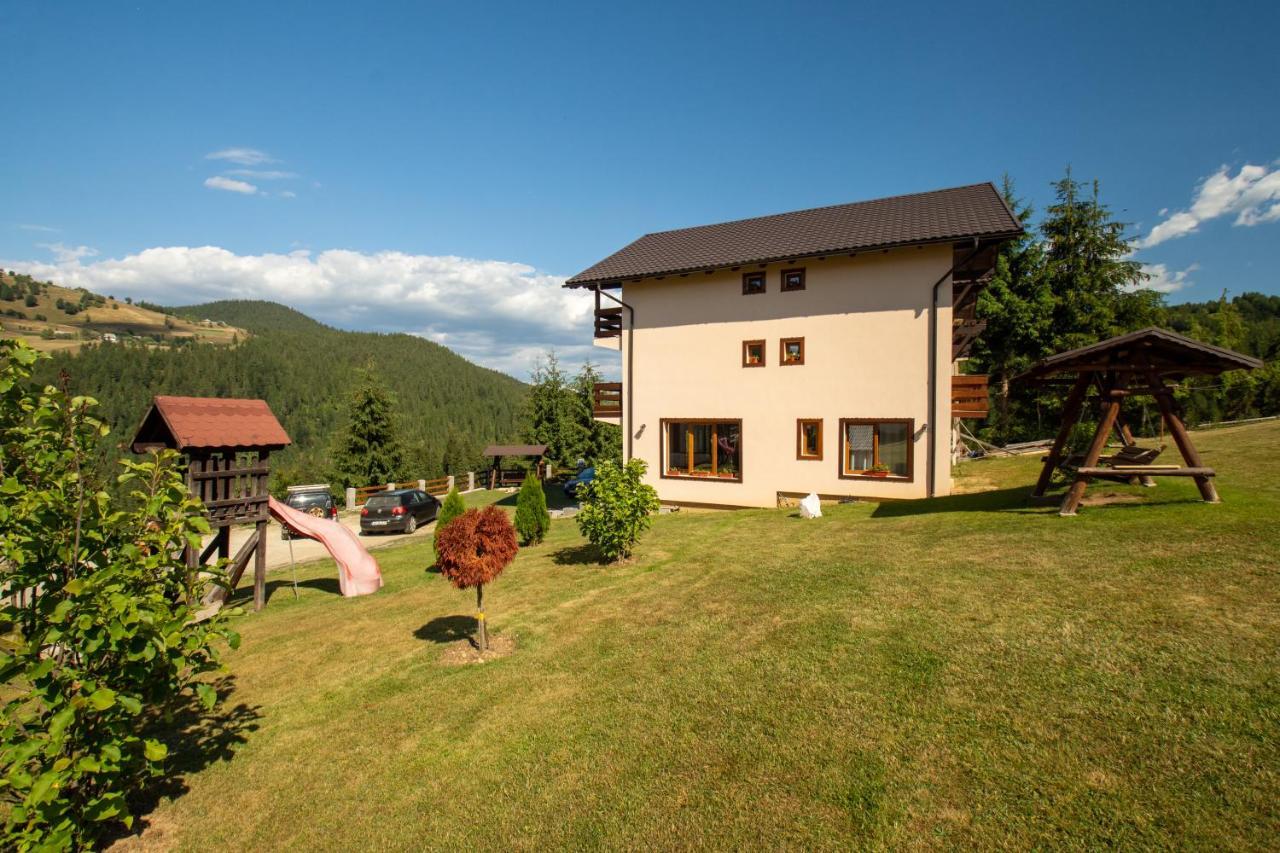 Denisa's Lodge Arieşeni Exteriör bild
