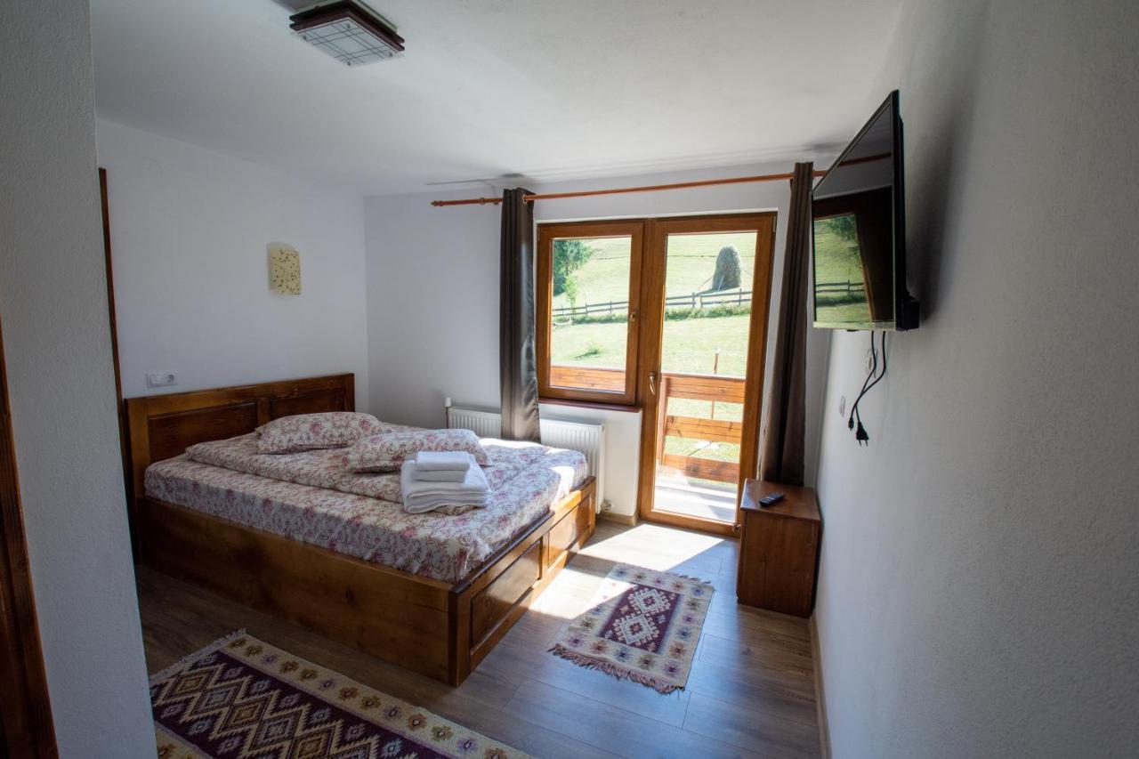 Denisa's Lodge Arieşeni Exteriör bild